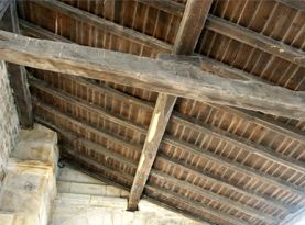tejado interior de madera